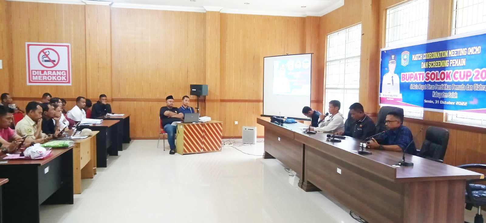 Panitia Pelaksana Bupati Solok Cup Tahun 2022 saat gelar McM dan Screening Pemain