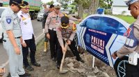 Replika ini langsung dipasang oleh Kapolres Solok AKBP Apri Wibowo