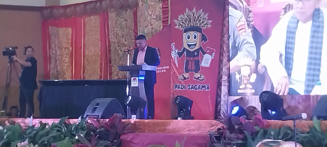 Pemaparan Komisioner KPU Provinsi Sumbar Jons Manedi.
