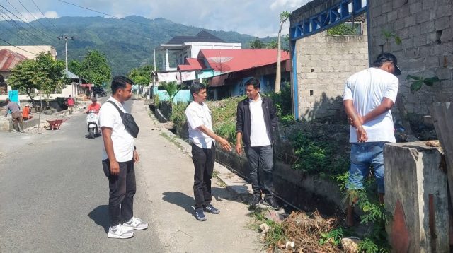 Peninjauan Drainase Surau Kajai Tanah Garam Oleh Anggota DPRD Kota Solok dan Pupr Kota Solok