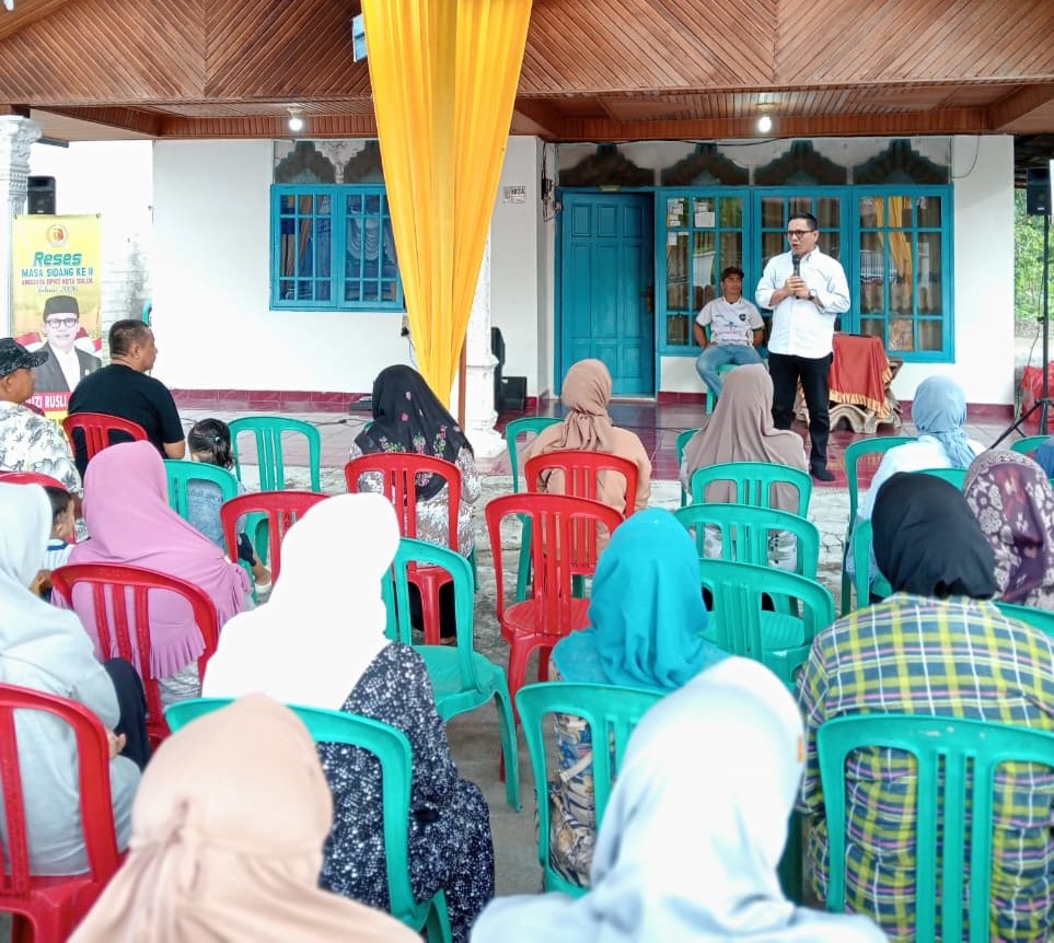 Ketua Dprd Kota Solok Fauzi Rusli Berdialog Lansung dengan Warga Terkait Aspirasi yang Disampaikan
