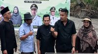 Wakil Gubernur Sumbar dan Wakil Bupati Solok Turun ke Sawah Mencoba Teknologi Baru PM-AAS