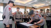 Kapolres AKBP Agung Pranjaya Sertijab di Mapolda Sumbar Kapolres AKBP Agung Pranjaya Sertijab di Mapolda Sumbar