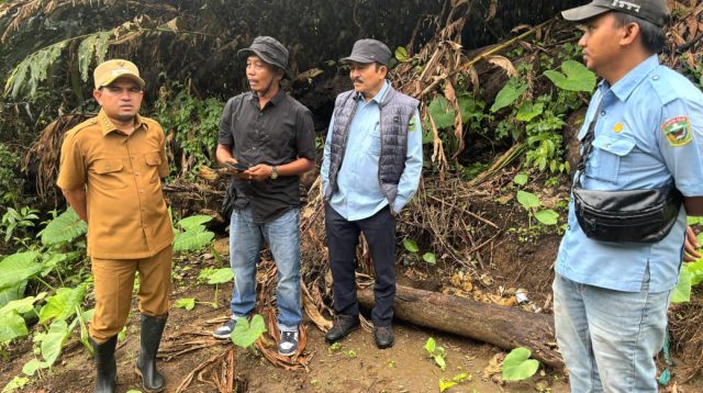 Wakil Bupati Solok H. Candra beserta jajaran meninjau langsung lokasi pembangunan SPAM Bukik Gompong, memastikan pekerjaan berjalan baik demi kenyamanan masyarakat