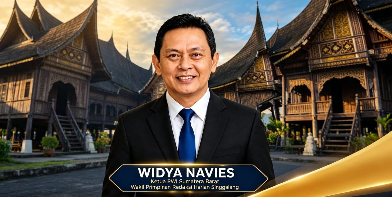 Ketua PWI Sumatera Barat Widya Navies terpilih sebagai salah satu penerima penghargaan tokoh masyarakat Kota Padang ke-357 atas dedikasinya di bidang Komunikasi dan Teknologi Informasi