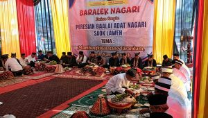 Makan baradaik, simbol persaudaraan yang tak terputus. Duduk bersama dalam kebersamaan yang hangat di Baralek Nagari Saok Laweh, bukti bahwa adat menyatukan, dan kebersamaan adalah kekuatan terbesar nagari.