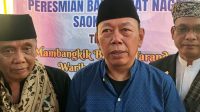 Wakil Ketua I DPRD Kabupaten Solok, M. Hidayat, B.Sc., Ac (Bang Dayat) memberikan pernyataan di hadapan warga seusai peresmian Balai Adat Nagari Saok Laweh, Kecamatan Kubung, Kabupaten Solok.