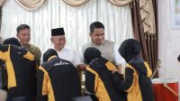 Wali Kota Solok Ramadhani Kirana Putra bersama jajaran menerima pulang secara resmi kontingen Jambore Nasional XII Tahun 2026 di halaman Rumah Dinas Wakil Wali Kota Solok.