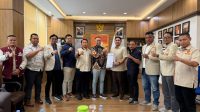 penyerahan Surat Keputusan (SK) nama-nama Panlih yang diserahkan langsung Ketua Umum PP Pemuda Muhammadiyah Dzulfikar Ahmad Tawalla, didampingi Sekjen Najih Prasetyo di Jakarta