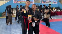 Senyum kebanggaan terpancar jelas! Rehan Kurnia Fitra dengan bangga memamerkan medali emas yang baru saja diraihnya di nomor High Jump Putra kategori Nakbop Porprov XVI Sumbar 2026.